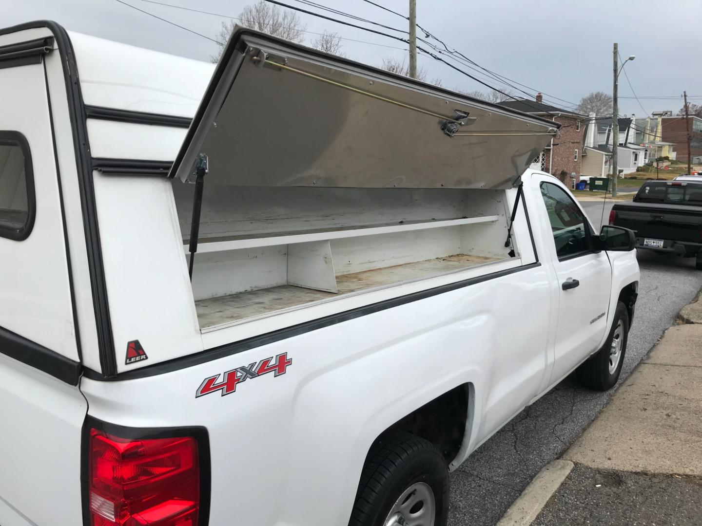 2015 White /Gray Chevrolet Silverado 1500 1500 (1GCNKPEC3FZ) with an 5.3 V8 engine, Automatic transmission, located at 577 Chester Pike, Prospect Park, PA, 19076, (610) 237-1015, 39.886154, -75.302338 - Photo#17